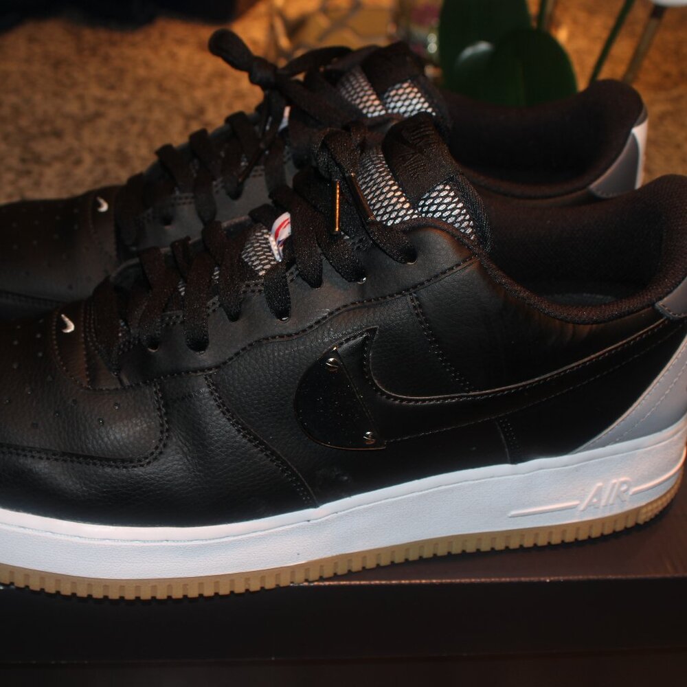 NBA Air Force 1 'LV8  Black-Wolf Grey - Picture 2 of 9
